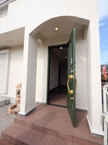 八王子市元八王子町2-3315-7 中古【仲介手数料無料】【玄関】