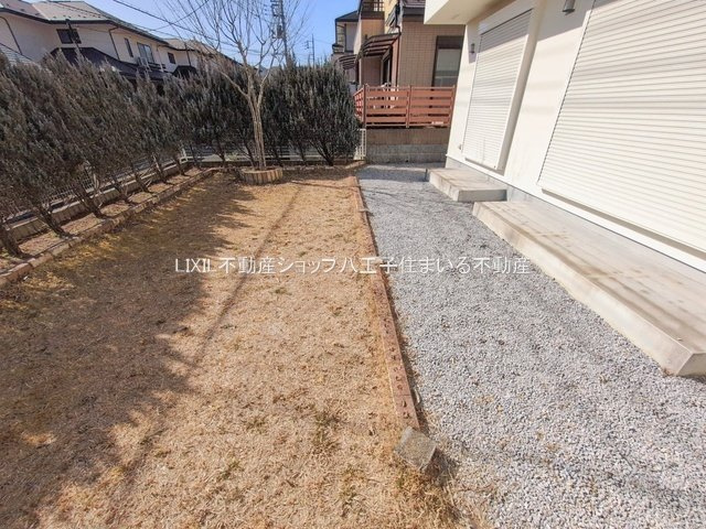 八王子市元八王子町2-3315-7 中古【仲介手数料無料】【庭つき】お子様やペットと遊んだり、ガーデニングや家庭菜園が自由に楽しめる庭スペース。