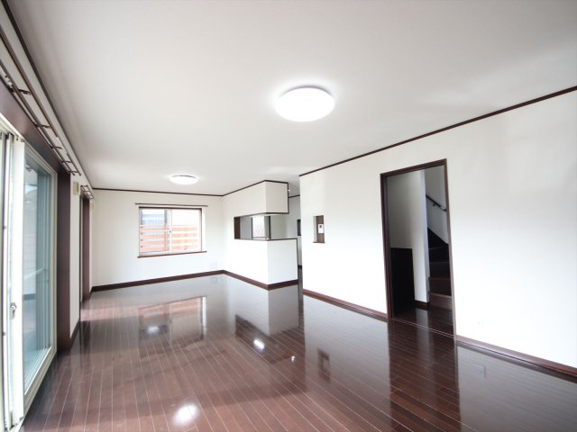 八王子市元八王子町2-3315-7 中古【仲介手数料無料】【居間・リビング】