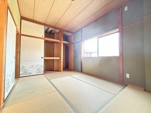 西浜田町アパート【和室】6畳の和室です。閑静な住宅街で、畳の上でお昼寝できます。