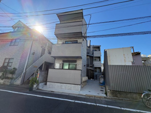 EMINENT北綾瀬【外観】築浅の綺麗な物件です