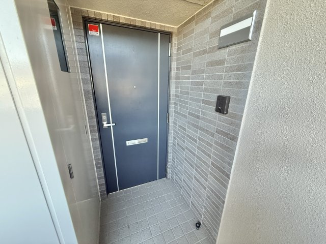 ラフィーネ甲府【玄関】