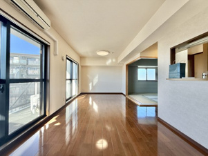 ラフィーネ甲府【居間・リビング】