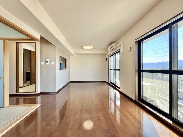 ラフィーネ甲府【居間・リビング】