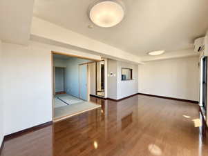 ラフィーネ甲府【居間・リビング】