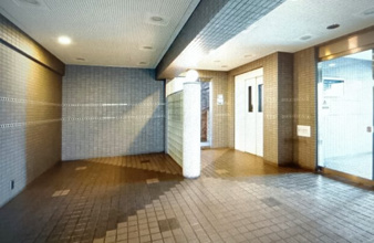 ライオンズマンション西新井本町第2【ロビー】エントランス内部です