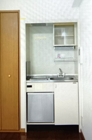 ライオンズマンション西新井本町第2【キッチン】コンパクトなキッチンで掃除もラクラク♪