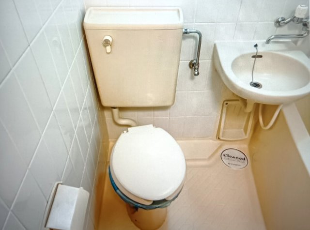 ライオンズマンション西新井本町第2【トイレ】清潔感のあるトイレです