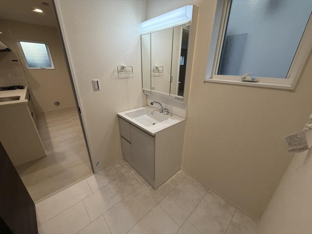 小牧市藤島町【独立洗面台】