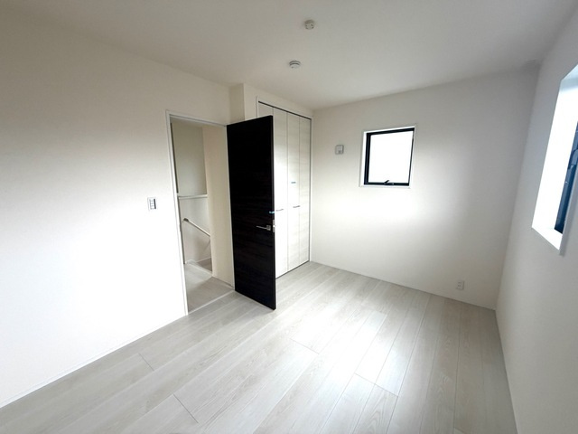 小牧市小牧原駅前【洋室】