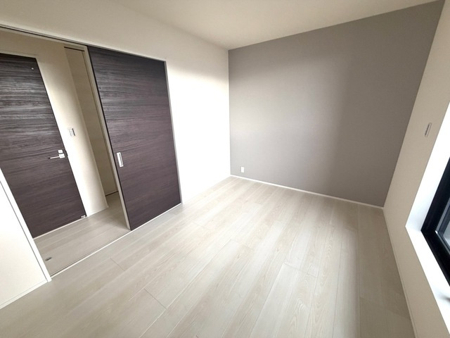 小牧市小牧原駅前【洋室】