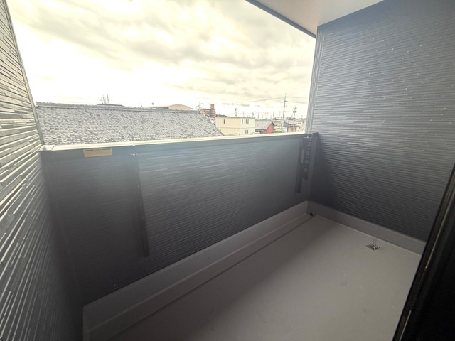 小牧市小牧原駅前【バルコニー】