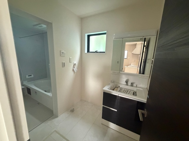 小牧市小牧原駅前【独立洗面台】