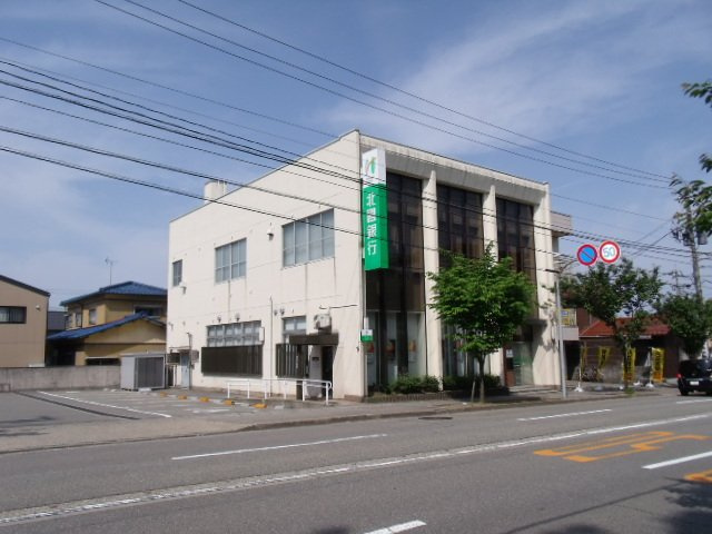 プラドールアカサカ【周辺】北國銀行大桑橋支店まで850m