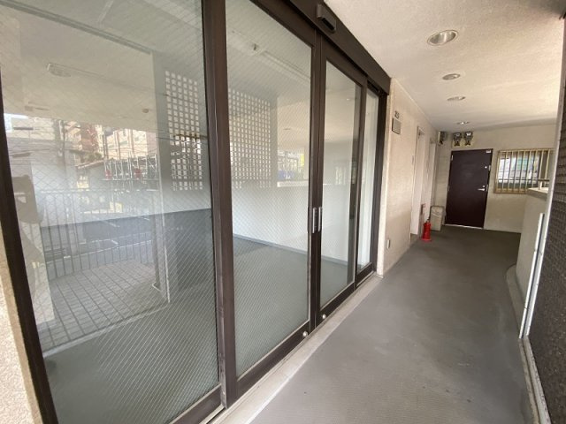 ドムール長居【共有部分】共用廊下です