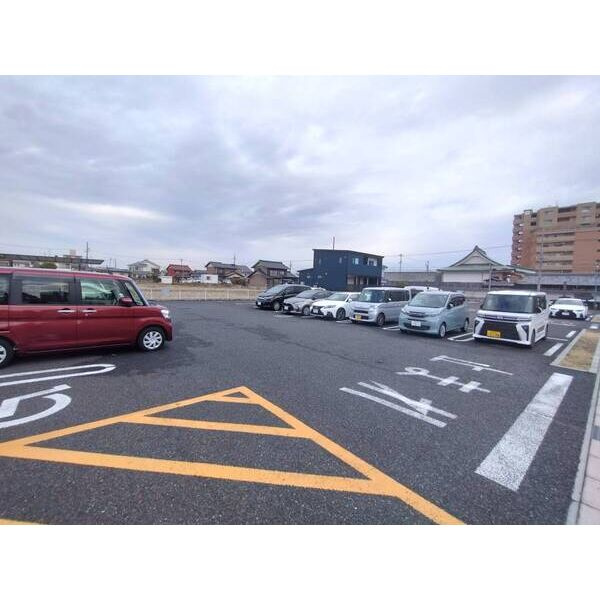 岩倉市店舗【駐車場】