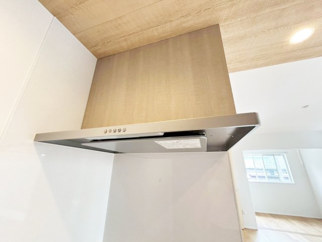 SUNCOURT  小倉北区神岳2丁目【設備】油汚れもしっかりガード、レンジフードです