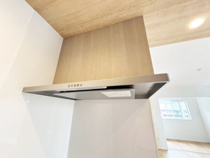 SUNCOURT  小倉北区神岳2丁目【設備】油汚れもしっかりガード、レンジフードです