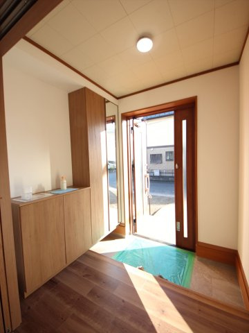 八王子市中野山王1丁目3-14 中古【仲介手数料無料】【玄関】