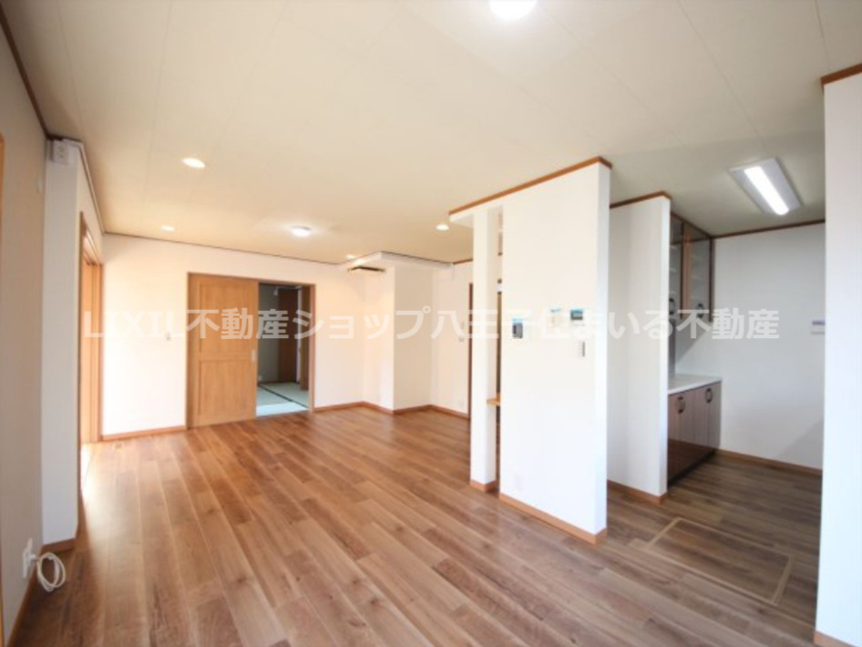 八王子市中野山王1丁目3-14 中古【仲介手数料無料】【居間・リビング】