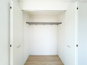 北九州市八幡西区貴船台　第1【内観：施工例】洋室、クローゼット