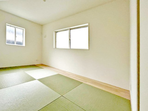 北九州市八幡西区貴船台　第1【内観：施工例】6.0帖の洋風和室！リビングから和室が見渡せるので家事をしながらご家族の様子を見守れます♭