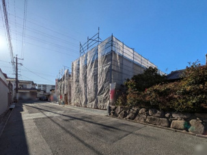 北九州市八幡西区貴船台　第1【前面道路含む現地写真】前面道路は5.9㎡。交通量が少ないので車の出し入れが楽々です。※撮影：1/31