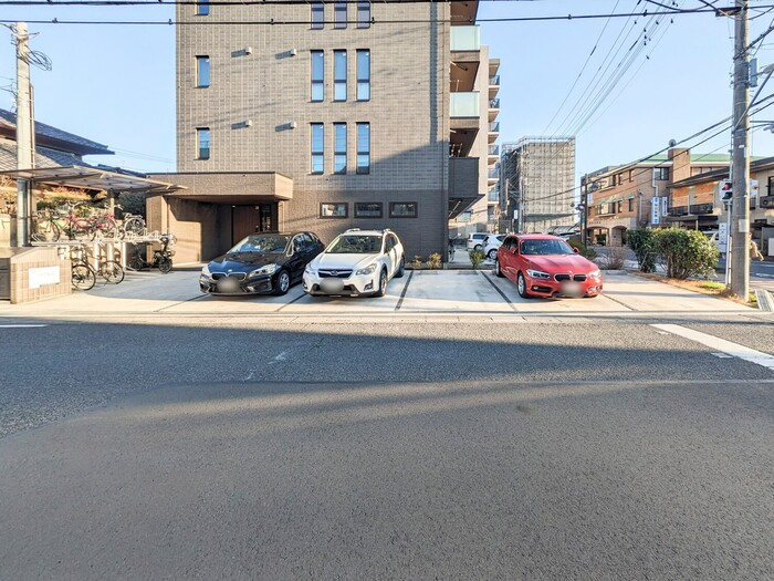 クレリアス若葉【駐車場】