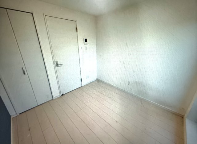 Garde Court西新井【洋室】クローゼットに荷物を収納できます