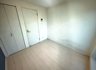 Garde Court西新井【洋室】クローゼットに荷物を収納できます