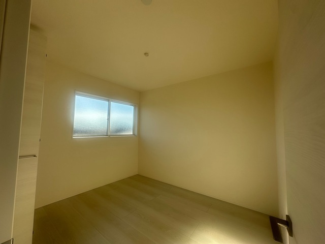 稲沢市平和町法立北瀬古第２【洋室】