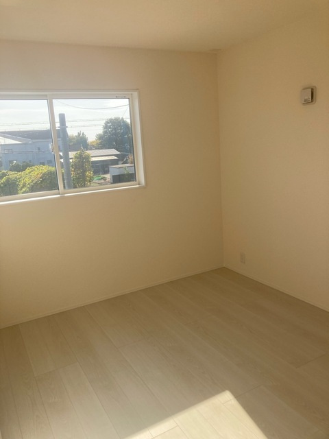 稲沢市梅須賀町【洋室】