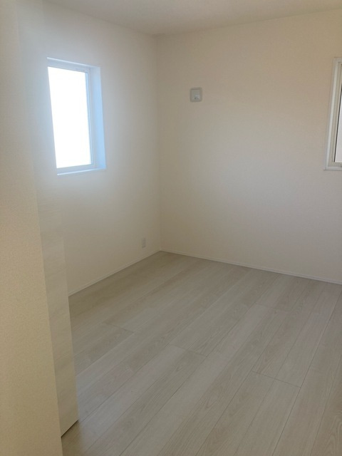 稲沢市梅須賀町【洋室】