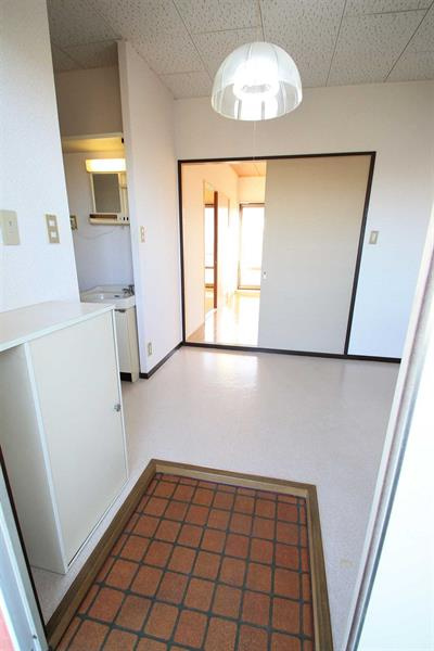 別の部屋の写真となりますので、現況優先となります。