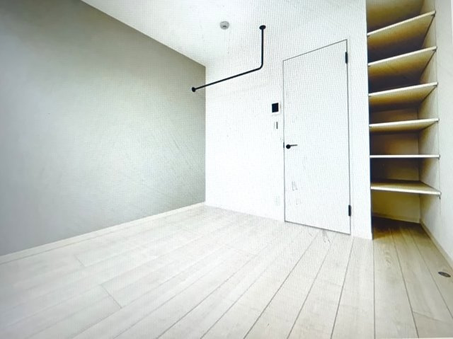 プルミア梅島【洋室】明るい洋室です