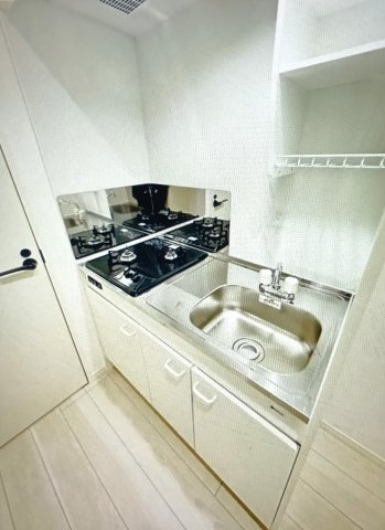 プルミア梅島【キッチン】お料理しやすいキッチンです