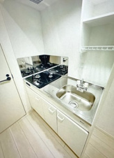 プルミア梅島【キッチン】お料理しやすいキッチンです