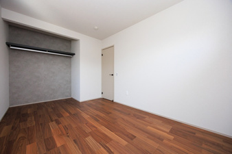 ARCHI DAYS　小倉北区上到津2丁目　1号地【内観：施工例】2階7帖の洋室！OPENクローゼット完備！どんなインテリアにもあうデザインです♩