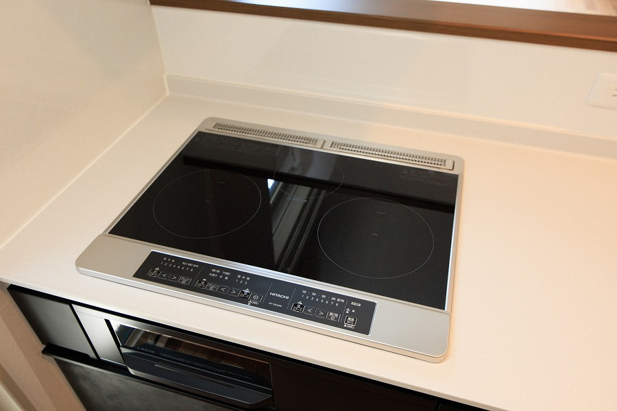 ARCHI DAYS　小倉北区上到津2丁目　1号地【設備】3口IHコンロ。お掃除もサッとひと拭きラクラクです