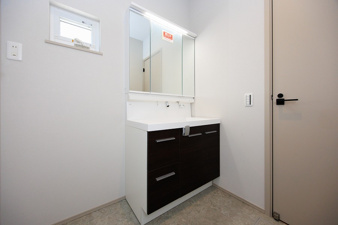 ARCHI DAYS　小倉北区上到津2丁目　1号地【内観：施工例】凹凸が少なく汚れがたまりにくい洗面台。お手入れの回数が減りそうですね。