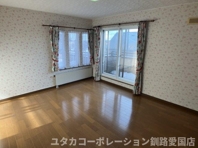 文苑4丁目41-2、3売家【洋室】2F9帖の洋室です♪