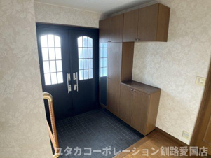 文苑4丁目41-2、3売家【玄関】下駄箱付き玄関です♪