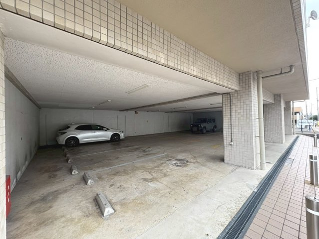 グランドゥール桂坂【駐車場】