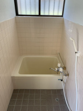 吉野貸家【浴室】＊現入居者様の入居前に撮影したものです