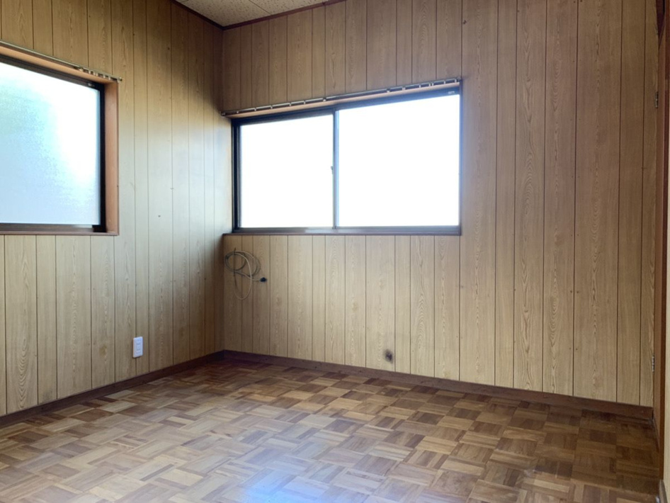 吉野貸家【内装】4.5畳の洋室です。
＊現入居者様の入居前に撮影したものです