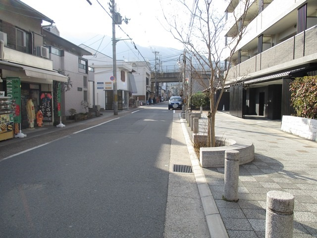 ジオ京都嵯峨嵐山【その他】前面道路