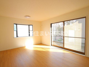 八王子市丸山町1-33 中古【仲介手数料無料】【間取り】家族が増えてもスッキリ片づけられる全居室に収納スペースを備えた間取りです。