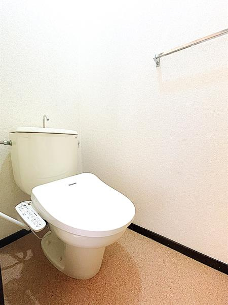 写真は同物件別の部屋のものです。