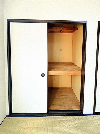 写真は同物件別の部屋のものです。