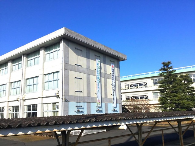 石岡商業高校 0.6km